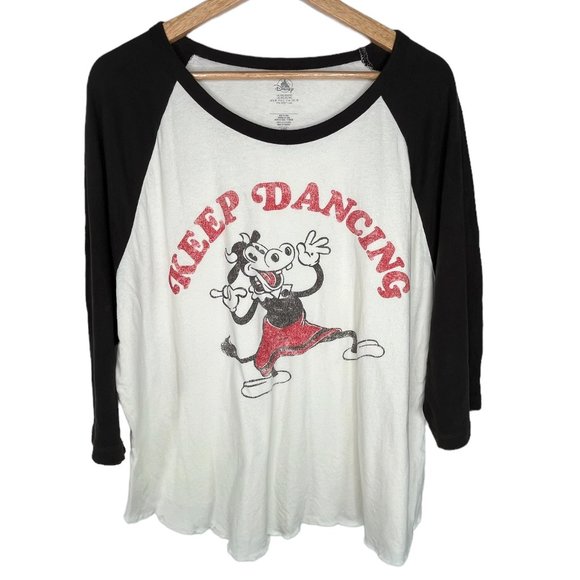 Disney Tops - Distressed Clarabelle Cow Vintage Style Raglan 3/4 Sleeve Disney sz XXL
